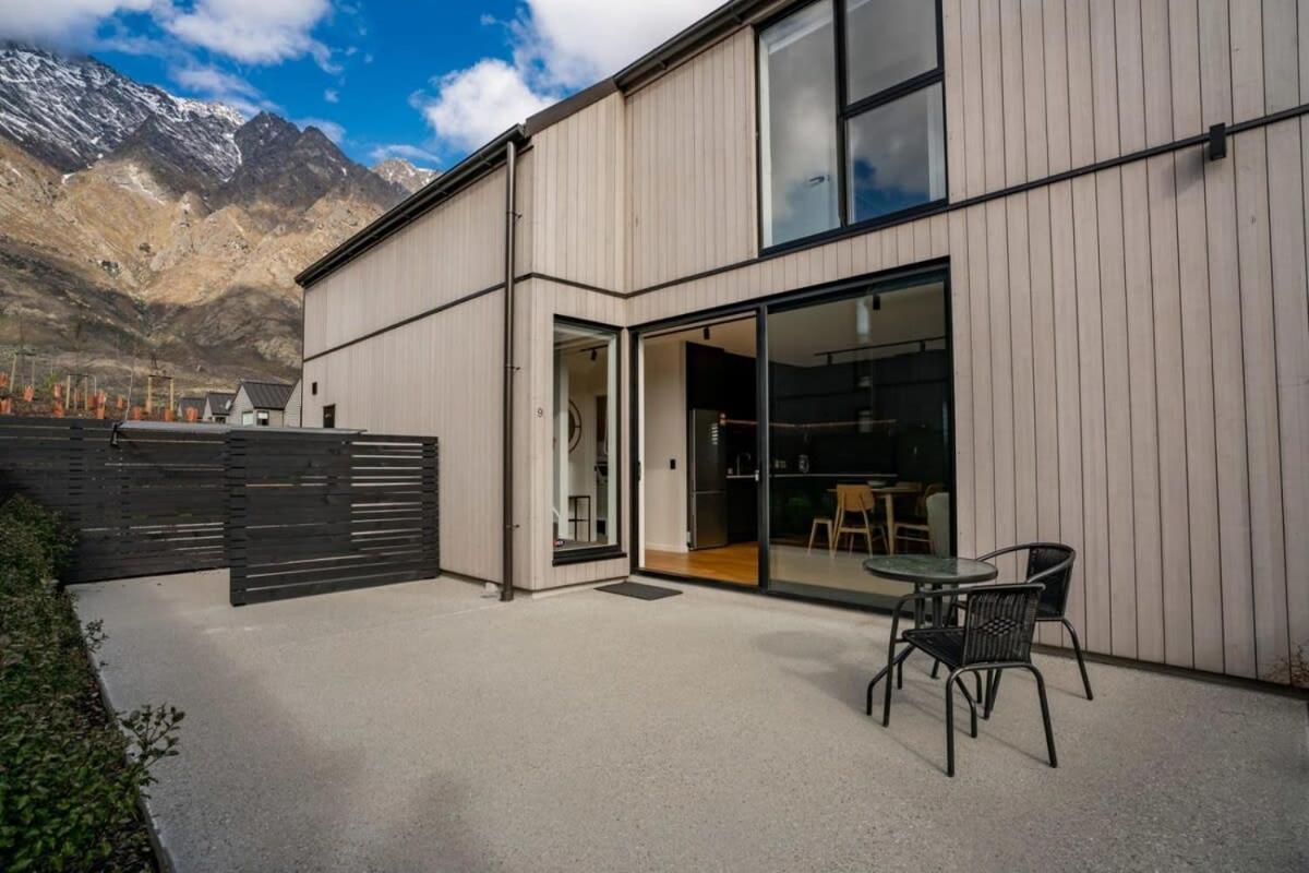 Nestled Below The Remarkables Queenstown Exterior photo