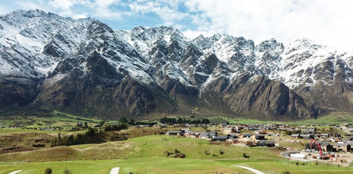 Nestled Below The Remarkables Queenstown Exterior photo
